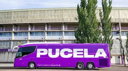 El micro que transportó al plantel de Valladolid al partido ante Ceuta