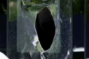 El micro de Estudiantes fue atacado a piedrazos en la previa del clásico ante Gimnasia