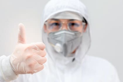 El microbiólogo Ignacio López-Goñi publicó, hace un año, una recopilación de diez buenas noticias en el inicio de la pandemia; un año después repasa otra decena avances esperanzadores en la lucha contra el coronavirus