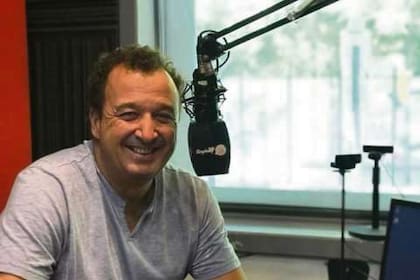 El micrófono, su mejor herramienta de escape