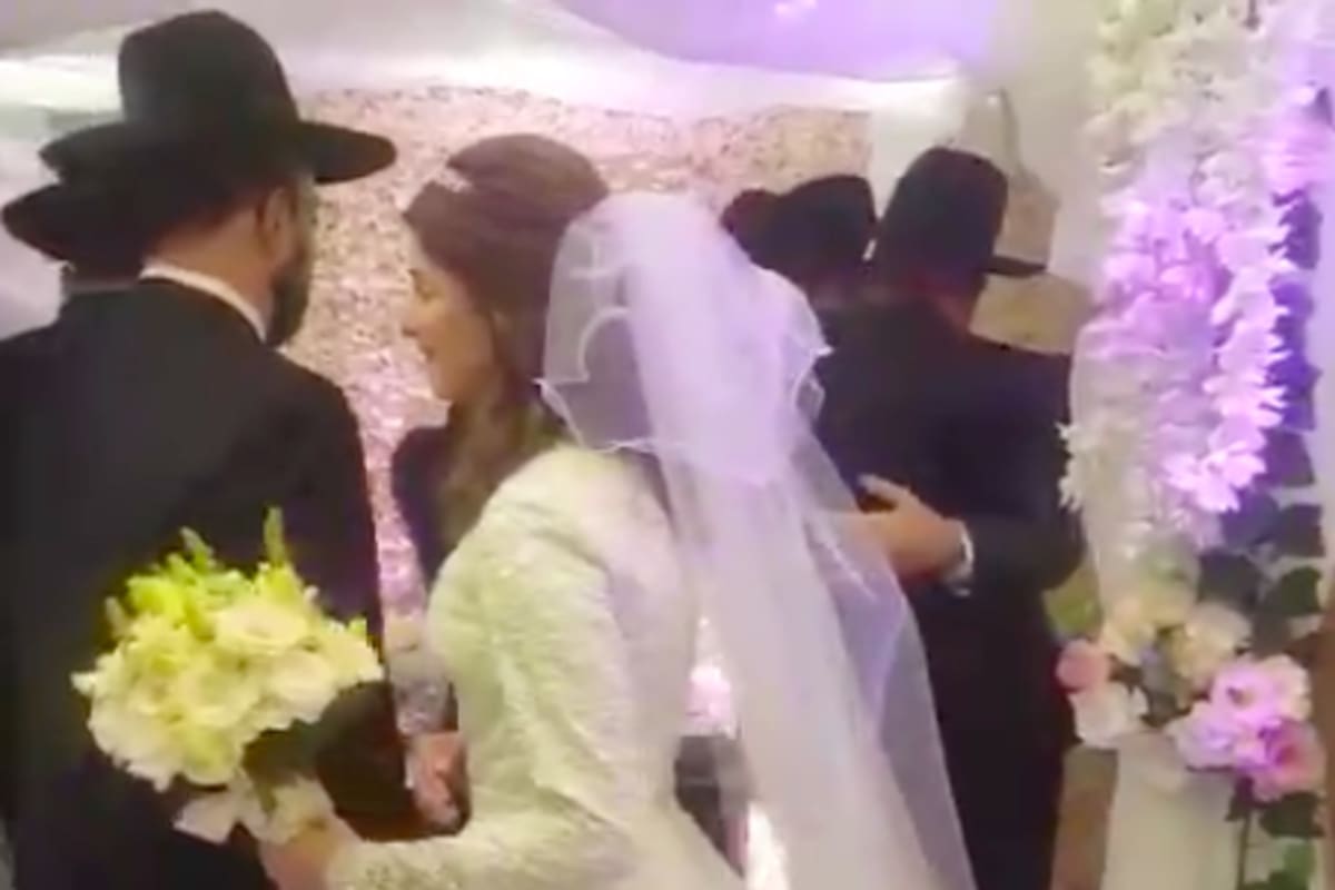 El miércoles pasado una pareja de judíos ortodoxos se casaron y violaron el aislamiento social preventivo y obligatorio