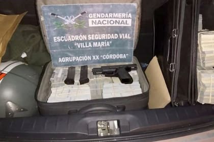 El millón de dólares en efectivo estaba en dos maletines.