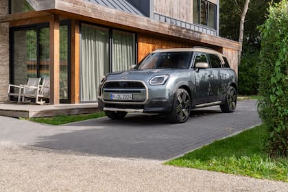 El Mini Countryman se comercializa en tres versiones de equipamiento