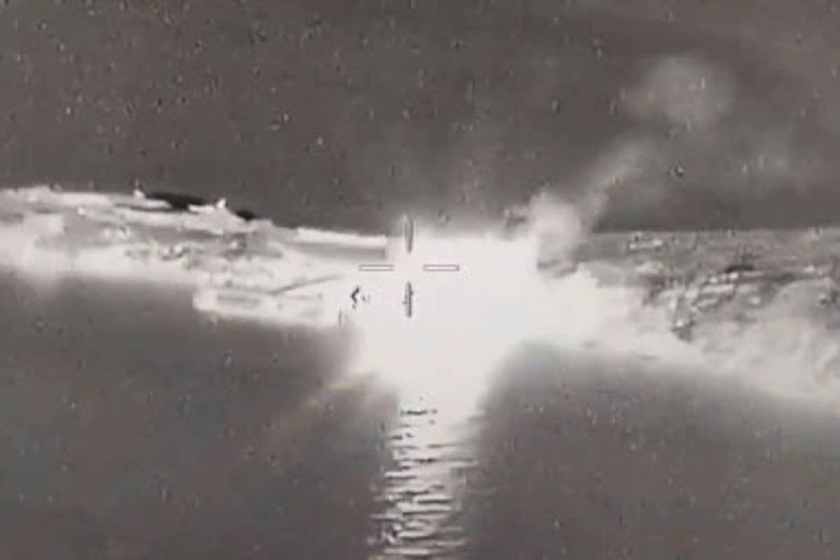 El Ministerio de Defensa de Ucrania compartió un video del barco prendiéndose fuego