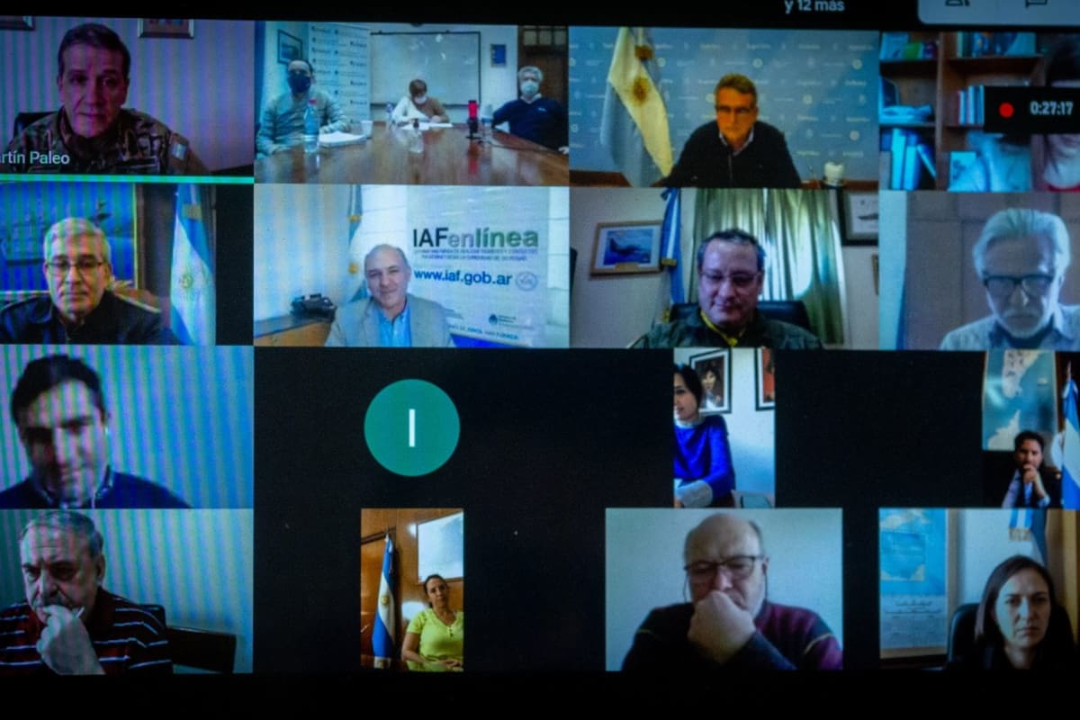 El ministro Agustín Rossi anunció la fabricación de un avión militar, que costará US$2,5 millones