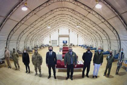 El ministro Agustín Rossi habilitó 62 nuevas camas para pacientes leves en el Apostadero Naval Buenos Aires