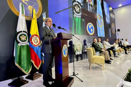 El ministro Aníbal Fernández, en la asamblea de Ameripol