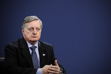 El ministro Aranguren justificó sus cuentas en el exterior por la falta de confianza en el país