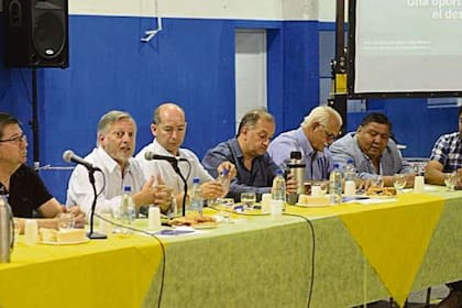 El ministro Aranguren se reunió ayer con intendentes de Chubut en Telsen