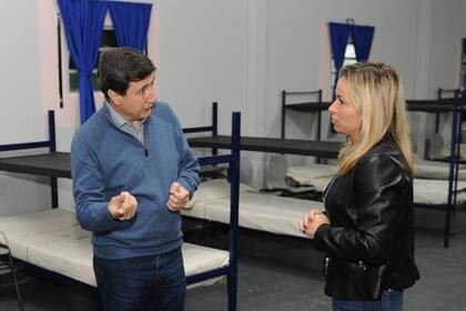 El ministro Arroyo, el viernes, durante una recorrida por un centro de salud en Hurlingham