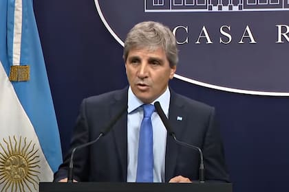 El ministro Caputo anunció el fin del cepo al dólar