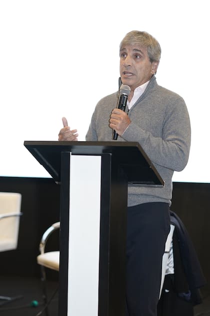 El ministro Caputo defendió el rumbo económico del Gobierno
