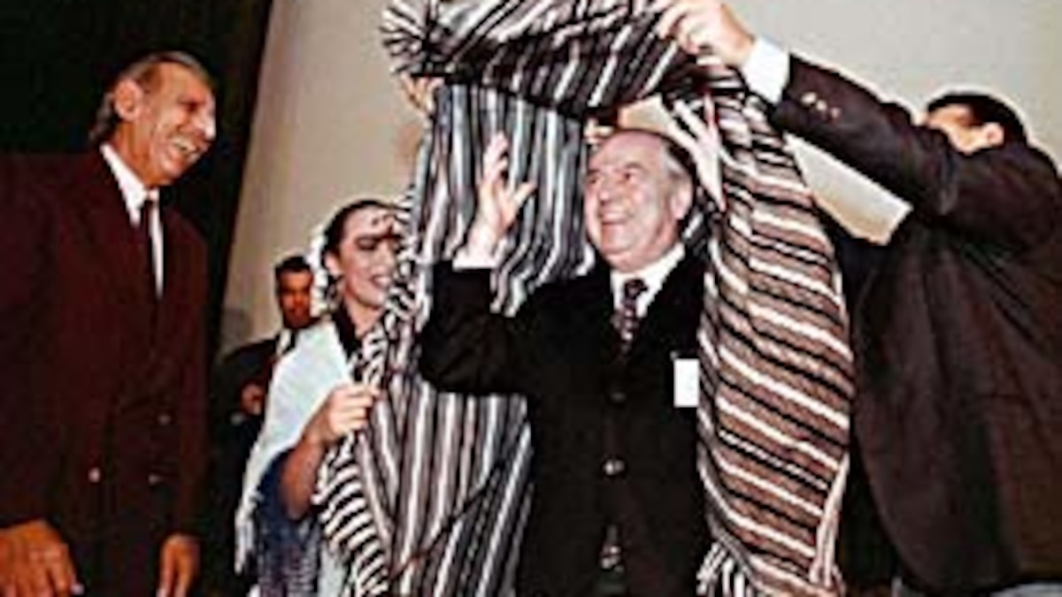 Corach En Paraguay, Corach abrió una nueva estrategia - LA NACION