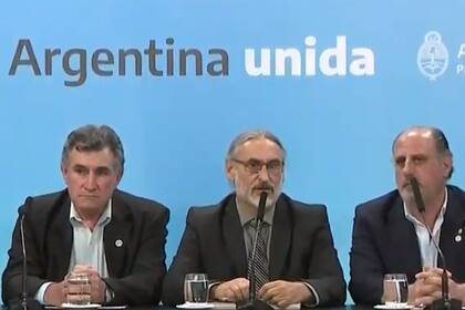 El ministro de Agricultura brindó una conferencia de prensa junto a los dirigentes de la Mesa de Enlace