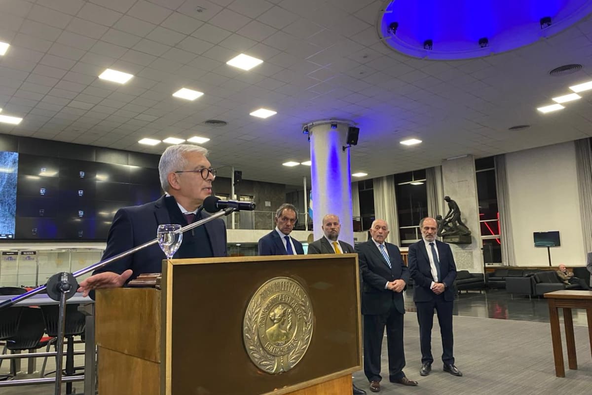 El ministro de Agricultura, Julián Domínguez, durante su discurso en la Bolsa de Cereales de Buenos Aires