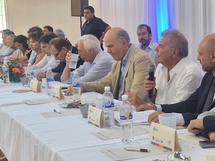 El ministro de Agricultura y Ganadería de Córdoba, Sergio Busso, junto al secretario de Agricultura, Sergio Iraeta