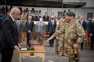 El ministro de Defensa, Jorge Taiana, tomó juramento al nuevo jefe del Ejército, general de división Guillermo Olegario Pereda