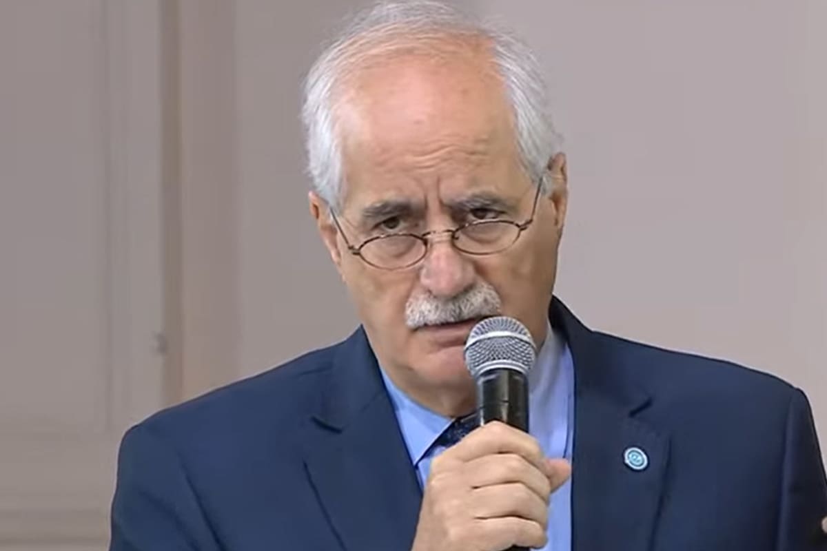 El ministro de Defensa, Jorge Taiana, y un consenso que no existe