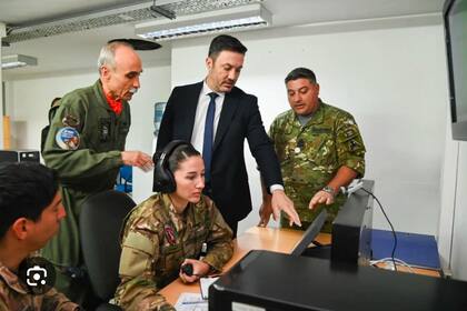 El ministro de Defensa, Luis Petri