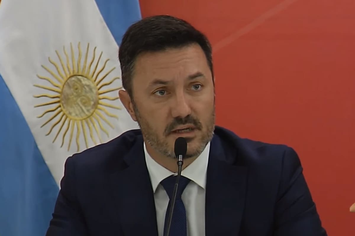 El ministro de Defensa, Luis Petri, en el lanzamiento del Comité de Crisis en Rosario