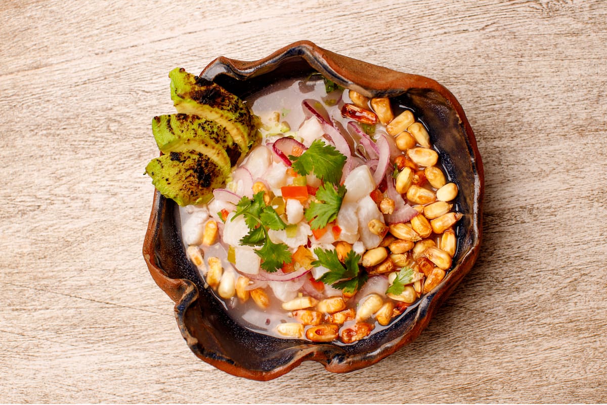 El ministro de Economía de Perú sugirió a la población peruana que minimicen el consumo de ceviche ante el alza en los precios del limón