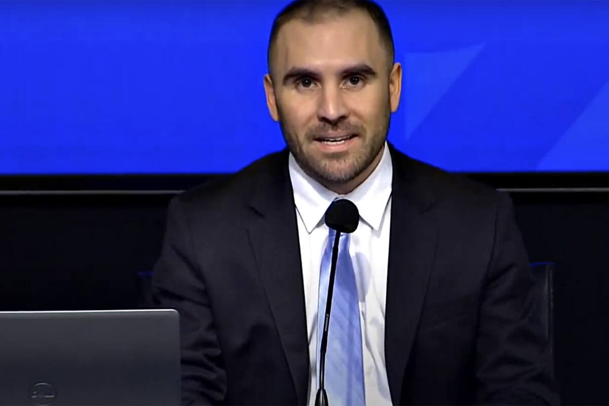 El ministro de Economía dijo que se dio "un paso importante" para resolver la crisis