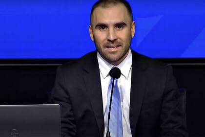 El ministro de Economía dijo que se dio "un paso importante" para resolver la crisis