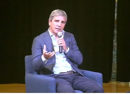 El ministro de Economía, Luis Caputp