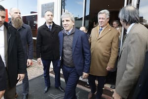 Caputo enfrió la posibilidad de medidas cuando Milei visite la Rural