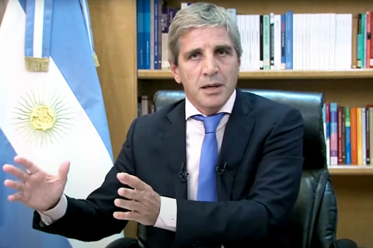El ministro de Economía Luis Caputo durante el anuncio de las nuevas medidas económicas