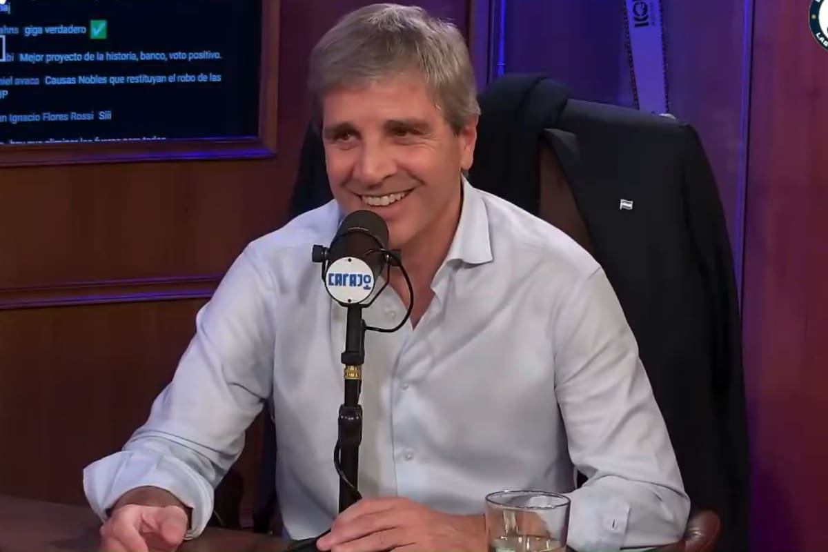 El ministro de Economía, Luis Caputo, en Carajo