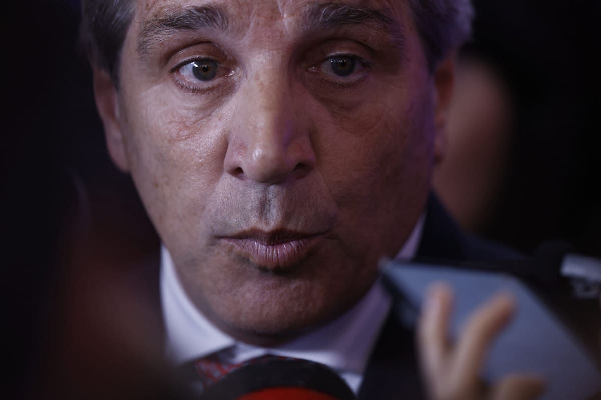 El ministro de Economía Luis Caputo en la cumbre libertaria "Vientos de Cambio"