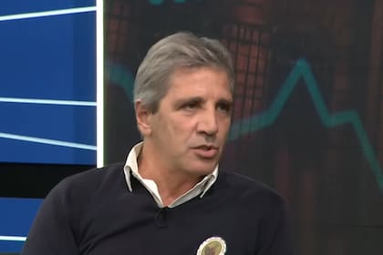 El ministro de Economía, Luis Caputo, entrevistado en LN+