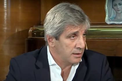 El ministro de Economía Luis Caputo habló sobre la polémica por el criptogate