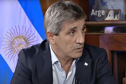 El ministro de Economía, Luis Caputo, que habló de "una guerra" contra la clase media iniciada por las prepagas
