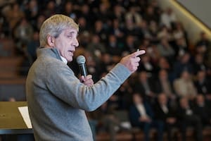 El PJ exigió interpelar a Caputo por los fondos viales y pidió coparticipar el impuesto a las provincias