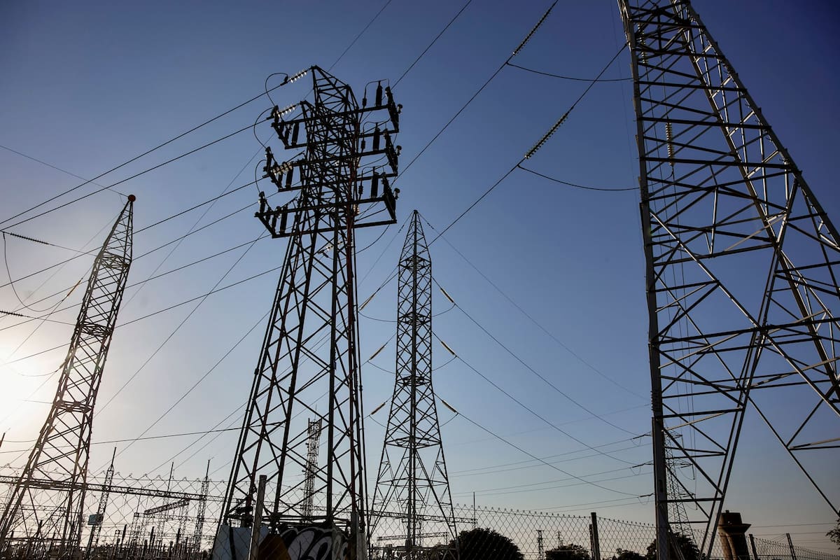 El ministro de Economía, Luis Caputo, redujo al máximo las transferencias a Cammesa