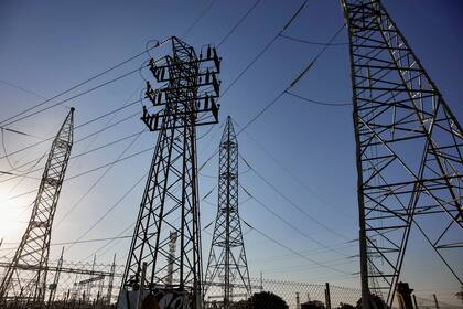 El ministro de Economía, Luis Caputo, redujo al máximo las transferencias a Cammesa