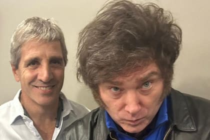 El ministro de Economía, Luis Caputo, y el presidente Javier Milei