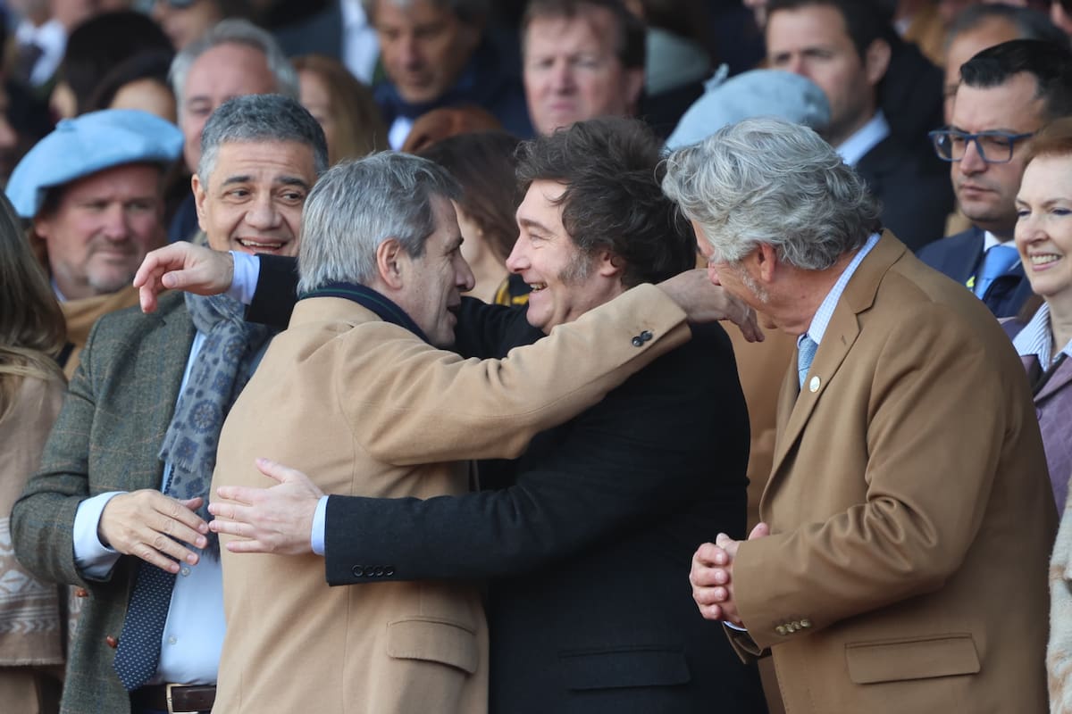 El ministro de Economía, Luis Caputo, y el presidente, Javier Milei