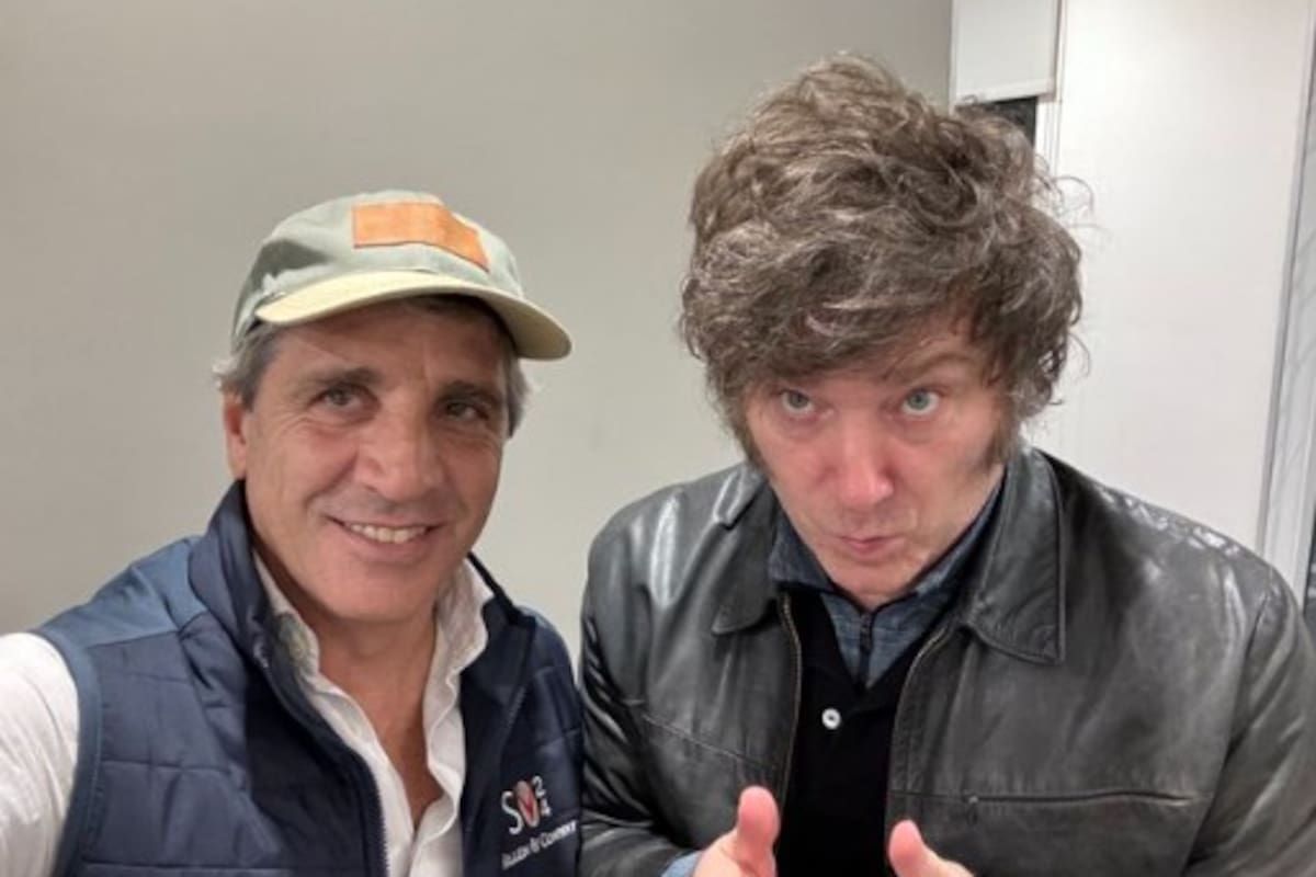 El ministro de Economía Luis Caputo y el presidente Javier Milei