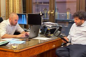 El ministro de Economía, Martín Guzmán, ayer, junto a Sergio Chodos, representante de la Argentina ante el FMI