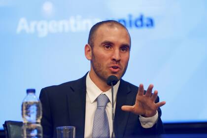 El ministro de Economía, Martín Guzmán, da los primeros pasos para renegociar la deuda