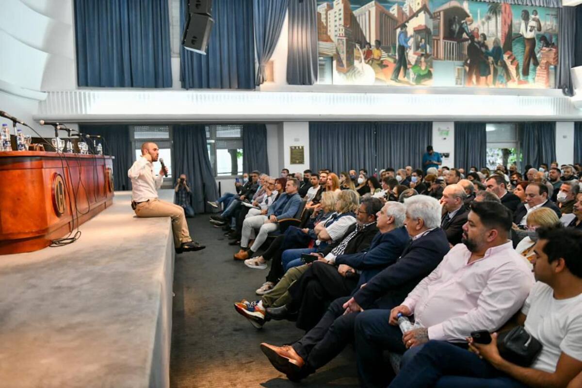 El ministro de Economía, Martín Guzmán, habló en el salón Felipe Vallese de la CGT.