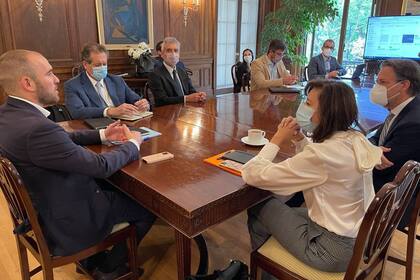 El ministro de Economía, Martín Guzmán, y el presidente del BCRA, Miguel Pesce, se reunieron en Washington, con los técnicos del FMI Julie Kozack y Luis Cubeddu