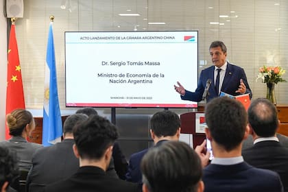 El ministro de economía, Sergio Massa, durante su gira en China