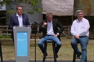 El ministro de Economía, Sergio Massa; el secretario de Agricultura, Juan José Bahillo, y el ministro de Desarrollo Agrario bonaerense, Javier Rodríguez