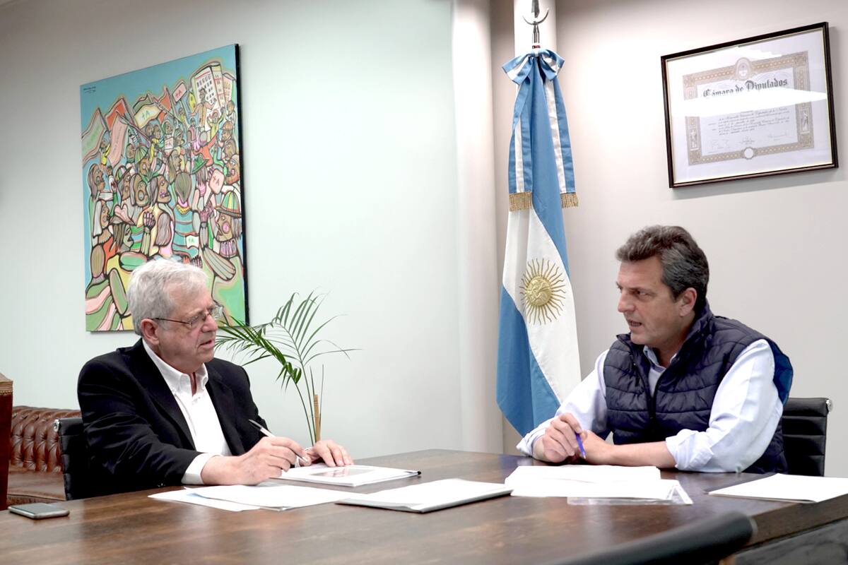 El ministro de Economía, Sergio Massa, junto a su secretario de Programación Económica, Gabriel Rubinstein
