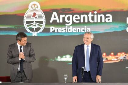 El ministro de Economía, Sergio Massa, junto al presidente Alberto Fernández