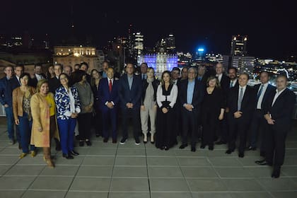 El ministro de Economía, Sergio Massa, recibió a los senadores del Frente de Todos